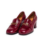 Mocassins de salto em verniz bordeaux com corrente dourada
