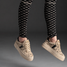 Beigefarbene Plateau-Sneaker mit Monogramm und Patches