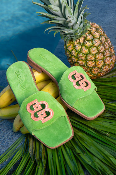 Verde leather slides com rosa BB logo