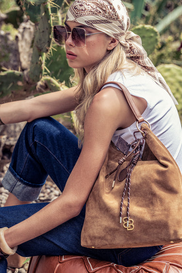Mala Hobo em Camurça Castanho Cognac