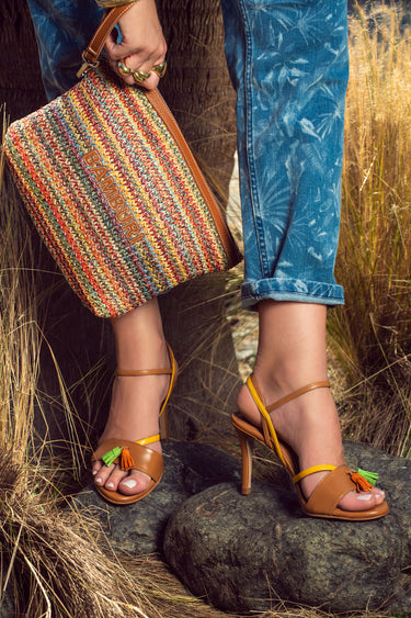 Multicolor ráfia Clutch
