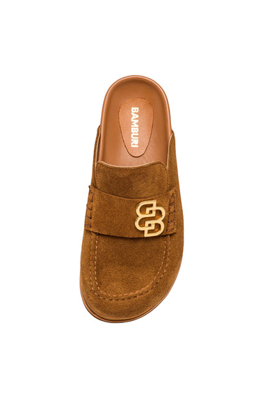 Mules Loafer em Camurça Camel com Logótipo Dourado